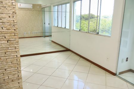 Sala de apartamento para alugar com 3 quartos, 71m² em Saboeiro, Salvador