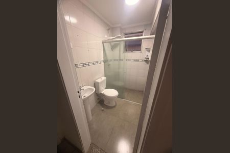 Banheiro de apartamento para alugar com 2 quartos, 65m² em Vila Galvão, Guarulhos