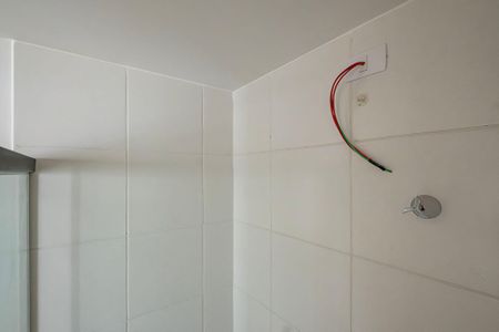 Banheiro de kitnet/studio para alugar com 1 quarto, 25m² em Pinheiros, São Paulo