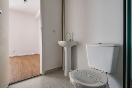 Banheiro de kitnet/studio para alugar com 1 quarto, 25m² em Pinheiros, São Paulo