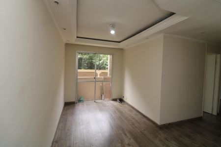 Sala de apartamento para alugar com 3 quartos, 56m² em Parque Savoy City, São Paulo