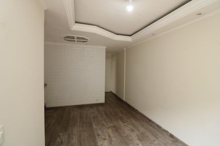 Sala de apartamento para alugar com 3 quartos, 56m² em Parque Savoy City, São Paulo