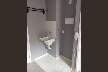 Área de serviço de kitnet/studio para alugar com 1 quarto, 24m² em Cidade Satelite Santa Barbara, São Paulo