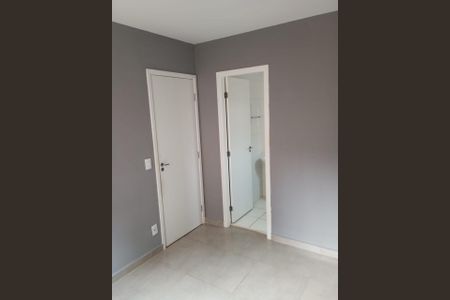 Banheiro de kitnet/studio para alugar com 1 quarto, 24m² em Cidade Satelite Santa Barbara, São Paulo