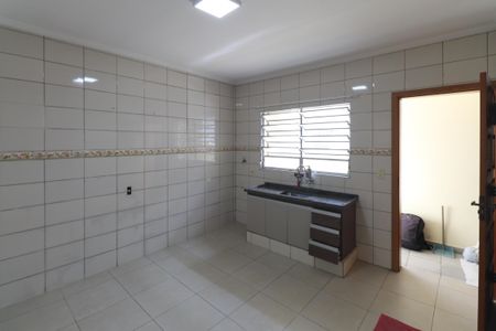 Cozinha de casa para alugar com 1 quarto, 40m² em Conjunto Habitacional Jova Rural, São Paulo