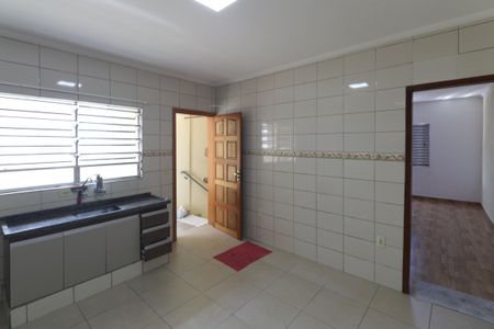 Cozinha de casa para alugar com 1 quarto, 40m² em Conjunto Habitacional Jova Rural, São Paulo