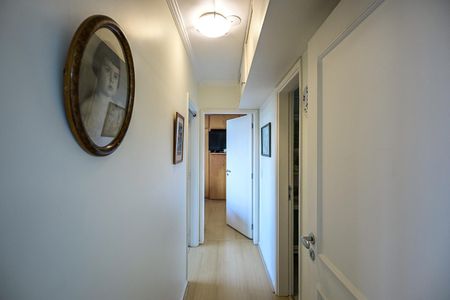 Corredor de apartamento para alugar com 2 quartos, 92m² em Real Parque, São Paulo