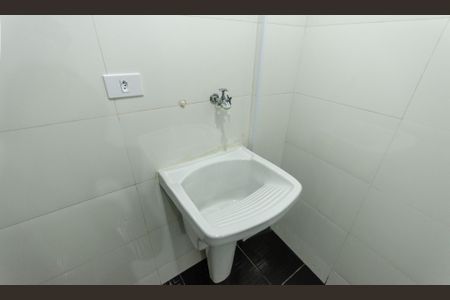 Casa para alugar com 63m², 2 quartos e 1 vagaÁrea de Serviço