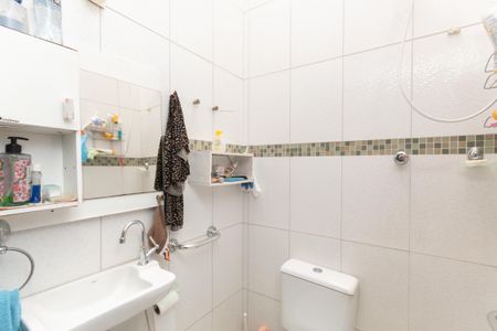 Casa à venda com 136m², 3 quartos e 4 vagas Casa à venda com 136m², 3 quartos e 4 vagasBanheiro da Suíte 2