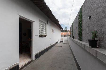 Casa à venda com 136m², 3 quartos e 4 vagas Casa à venda com 136m², 3 quartos e 4 vagasQuintal