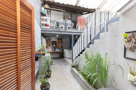 Casa à venda com 136m², 3 quartos e 4 vagas Casa à venda com 136m², 3 quartos e 4 vagasQuintal