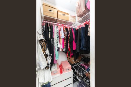 Casa à venda com 136m², 3 quartos e 4 vagas Casa à venda com 136m², 3 quartos e 4 vagasCloset da Suíte 1