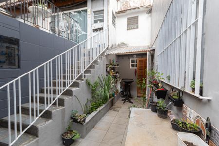 Casa à venda com 136m², 3 quartos e 4 vagas Casa à venda com 136m², 3 quartos e 4 vagasQuintal