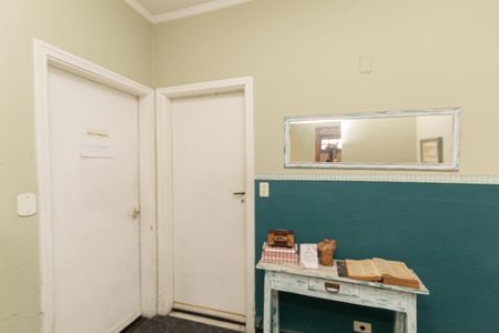 Casa à venda com 136m², 3 quartos e 4 vagas Casa à venda com 136m², 3 quartos e 4 vagasHall