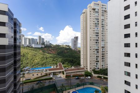 Apartamento para alugar com 90m², 2 quartos e 2 vagasVista da Suíte 1