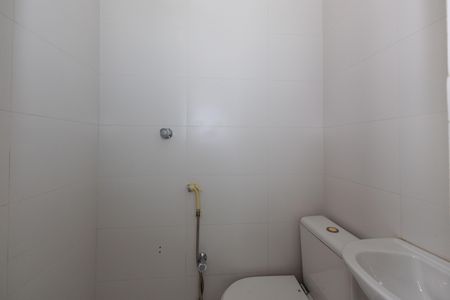 Apartamento para alugar com 90m², 2 quartos e 2 vagasBanheiro da Área de Serviço