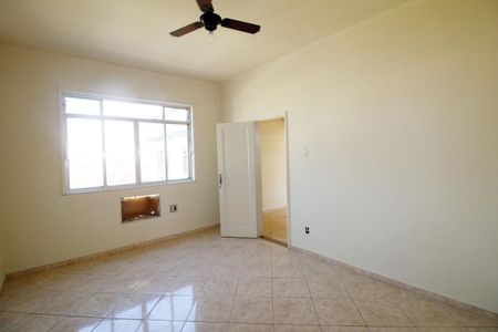 Quarto 1 de apartamento para alugar com 2 quartos, 69m² em Ramos, Rio de Janeiro