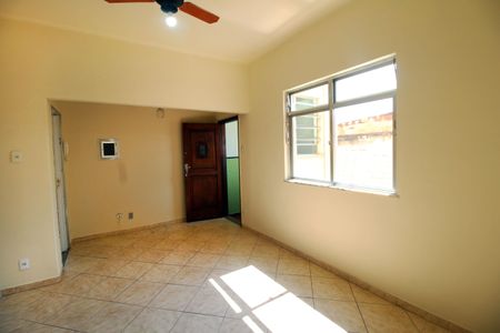 Sala de apartamento para alugar com 2 quartos, 69m² em Ramos, Rio de Janeiro