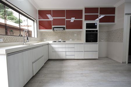 Casa à venda com 254m², 3 quartos e 6 vagas Casa à venda com 254m², 3 quartos e 6 vagasCozinha