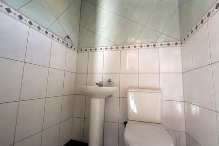 Casa à venda com 254m², 3 quartos e 6 vagas Casa à venda com 254m², 3 quartos e 6 vagasBanheiro 3