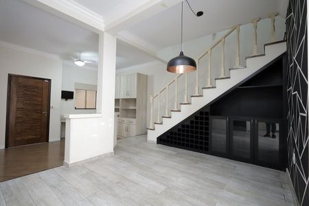 Casa à venda com 254m², 3 quartos e 6 vagas Casa à venda com 254m², 3 quartos e 6 vagasSala de Jantar