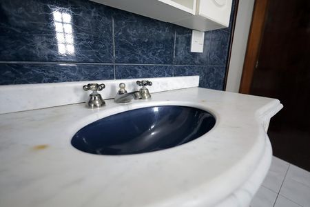 Casa à venda com 254m², 3 quartos e 6 vagas Casa à venda com 254m², 3 quartos e 6 vagasBanheiro Suíte