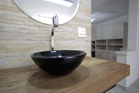 Casa à venda com 254m², 3 quartos e 6 vagas Casa à venda com 254m², 3 quartos e 6 vagasBanheiro