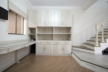 Casa à venda com 254m², 3 quartos e 6 vagas Casa à venda com 254m², 3 quartos e 6 vagasSala