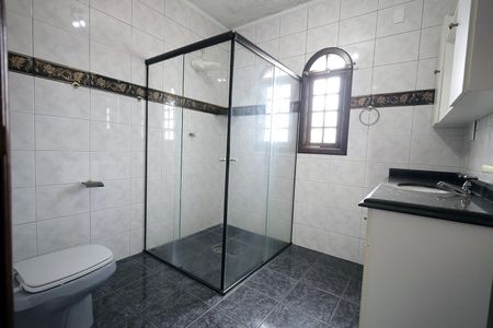 Casa à venda com 254m², 3 quartos e 6 vagas Casa à venda com 254m², 3 quartos e 6 vagasBanheiro 2