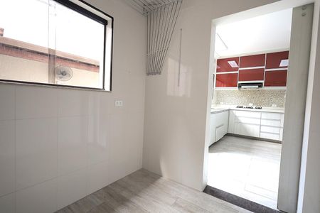 Casa à venda com 254m², 3 quartos e 6 vagas Casa à venda com 254m², 3 quartos e 6 vagasÁrea de Serviço