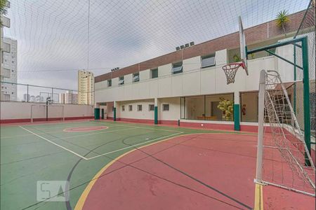 Apartamento à venda com 188m², 4 quartos e 3 vagas Apartamento à venda com 188m², 4 quartos e 3 vagasQuadra poliesportiva