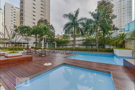 Apartamento à venda com 188m², 4 quartos e 3 vagas Apartamento à venda com 188m², 4 quartos e 3 vagasÁrea comum - Piscina