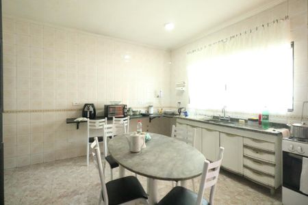 Casa à venda com 309m², 4 quartos e 3 vagas Casa à venda com 309m², 4 quartos e 3 vagasCozinha