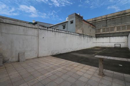 Casa à venda com 309m², 4 quartos e 3 vagas Casa à venda com 309m², 4 quartos e 3 vagasQuintal