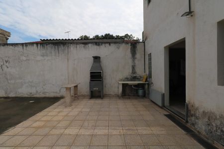 Casa à venda com 309m², 4 quartos e 3 vagas Casa à venda com 309m², 4 quartos e 3 vagasQuintal