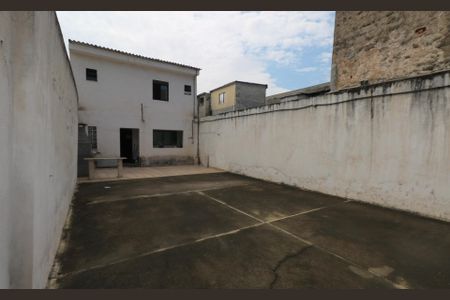 Casa à venda com 309m², 4 quartos e 3 vagas Casa à venda com 309m², 4 quartos e 3 vagasQuintal