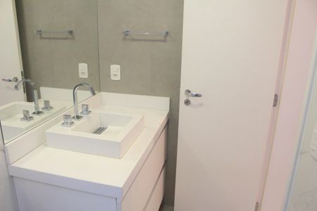 Apartamento à venda com 147m², 3 quartos e 4 vagasBanheiro 1