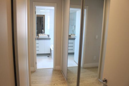 Apartamento à venda com 147m², 3 quartos e 4 vagasCloset da suíte 1