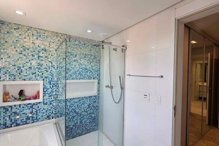 Apartamento à venda com 147m², 3 quartos e 4 vagasBanheiro da Suíte 1