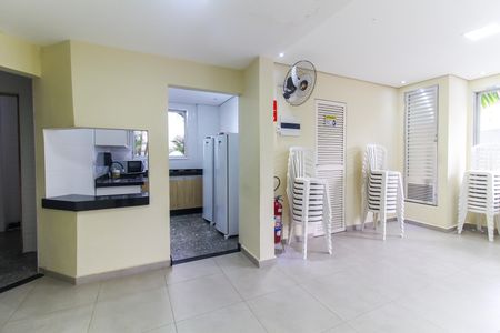 Apartamento para alugar com 75m², 2 quartos e 1 vagaÁrea comum - Salão de festas