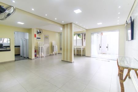 Apartamento para alugar com 75m², 2 quartos e 1 vagaÁrea comum - Salão de festas