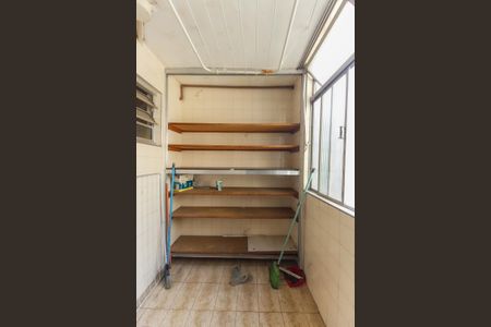 Apartamento à venda com 54m², 2 quartos e 1 vaga Apartamento à venda com 54m², 2 quartos e 1 vagaCozinha e Área de Serviço