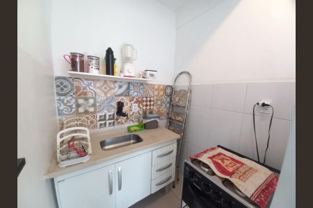 Cozinha de apartamento para alugar com 1 quarto, 50m² em Centro, São Vicente