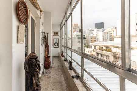 Apartamento para alugar com 130m², 3 quartos e 1 vaga Apartamento para alugar com 130m², 3 quartos e 1 vagaVaranda da Sala