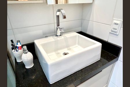 Apartamento à venda com 75m², 3 quartos e 2 vagasBanheiro da Suíte