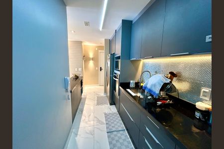 Apartamento à venda com 75m², 3 quartos e 2 vagasCozinha