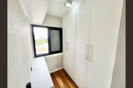Apartamento à venda com 64m², 2 quartos e 1 vaga Apartamento à venda com 64m², 2 quartos e 1 vagaCloset Quarto 1