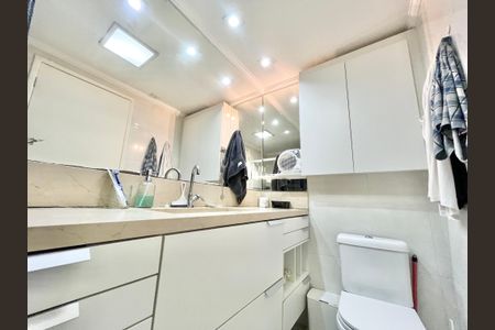 Apartamento à venda com 64m², 2 quartos e 1 vaga Apartamento à venda com 64m², 2 quartos e 1 vagaBanheiro