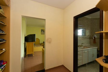 Casa à venda com 250m², 4 quartos e 5 vagas Casa à venda com 250m², 4 quartos e 5 vagasCloset da Suíte