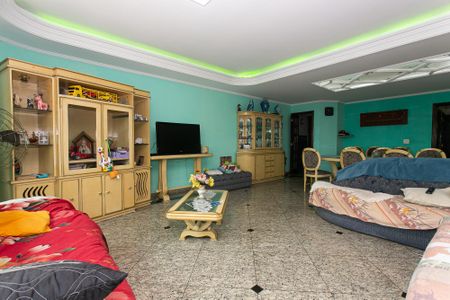 Casa à venda com 250m², 4 quartos e 5 vagas Casa à venda com 250m², 4 quartos e 5 vagasSala